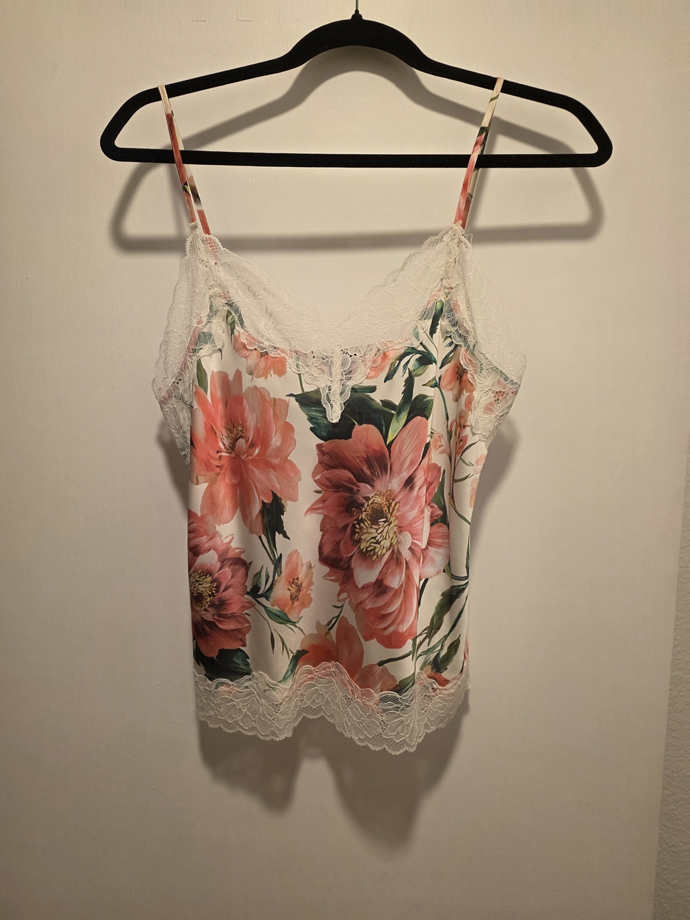 Express Satin Floral Lace Cami - White with Coral Floral. Sz XS. Like New
